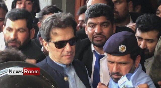 News Room : Imran Khan leaves court after being granted bail News Room Imran Khan leaves court after being granted