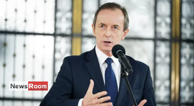 News Room : Poland: Government under pressure over escalating cash for visas scandal News Room Poland Government under pressure over escalating cash