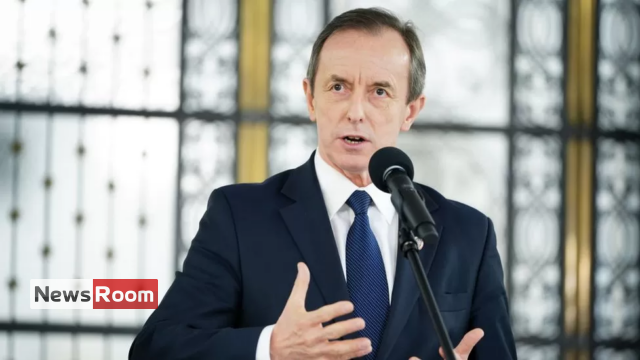 News Room : Poland: Government under pressure over escalating cash