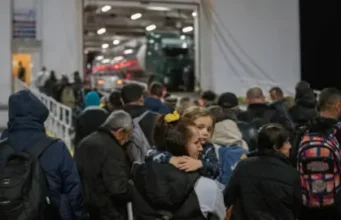 News Room : Thousands evacuate Santorini as earthquakes strike island News Room Thousands evacuate Santorini as earthquakes strike island.webp