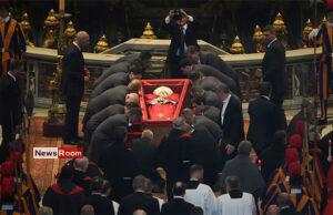 News Room Pope Francis coffin arrives at St Peters