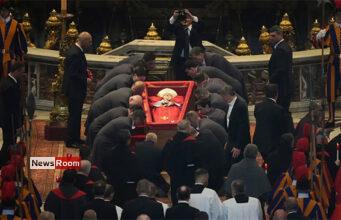 News Room : Pope Francis’ coffin arrives at St. Peter’s Basilica ahead of funeral News Room Pope Francis coffin arrives at St Peters