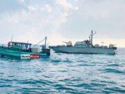 News Room : Tensions Flare Between Navy and Fishermen in Kuchchaveli; One Injured News Room Tensions Flare Between Navy and Fishermen in