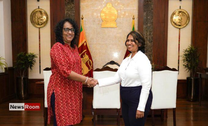 News Room : Dr Nadeesha Chandrasena Felicitated by PM Harini for WIPO Award