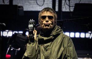 News Room : Noel Gallagher’s handwritten lyrics for Oasis hit Don’t Look Back In Anger are sold for FIVE times their value as bidding war climbs to £20,000