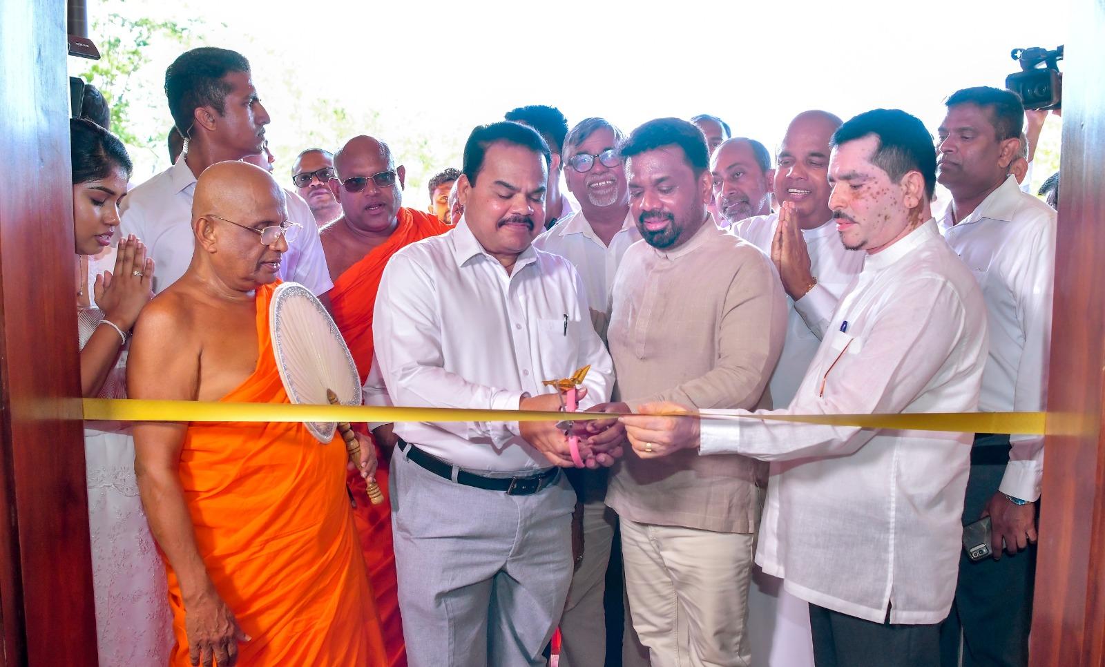 News Room : President Opens New Museum and Research Institute