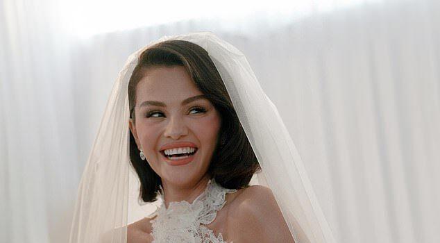 News Room Revealed Selena Gomez wore a secret FOURTH