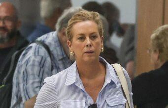 News Room : Samantha Armytage looks effortlessly chic in a shirt dress and $900 Chanel sandals as The Golden Bachelor host touches down in Sydney News Room Samantha Armytage looks effortlessly chic in a