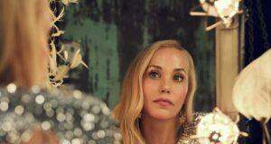 News Room : Elizabeth Berkley, 53, marks Showgirls’ 30th anniversary… after stripper film ruined her career