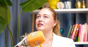 News Room : Iskra Lawrence claims she was dropped from her first modelling agency aged 15 for getting ‘too curvy’