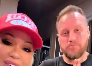 News Room Jelly Roll shaves beard for first time