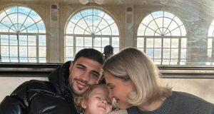 News Room : Molly-Mae Hague and Tommy Fury look more loved up than ever in heart-warming family photos with daughter Bambi