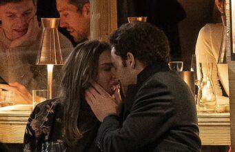 News Room : Sophie Turner’s aristocrat ex Peregrine Pearson moves on with a stunning influencer as they kiss passionately on a boozy date – days after the star’s new romance with Coldplay’s Chris Martin was revealed News Room Sophie Turners aristocrat ex Peregrine Pearson moves