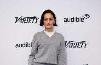 News Room It Ends With Us star Jenny Slate