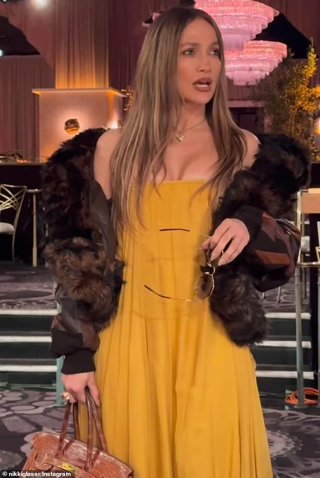 News Room : Jennifer Lopez pokes fun at her ex