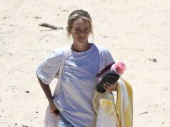 News Room : Johnny Ruffo’s rarely seen girlfriend Tahnee Sims relaxes solo at Sydney beach after the singer’s tragic death from brain cancer