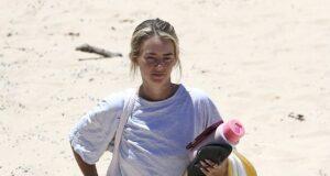 News Room : Johnny Ruffo’s rarely seen girlfriend Tahnee Sims relaxes solo at Sydney beach after the singer’s tragic death from brain cancer