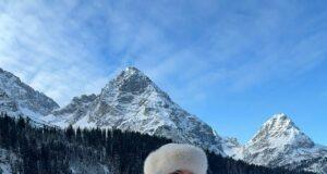 News Room : Rosie Huntington-Whiteley shows off her incredible physique as she braves the snow in a bikini for latest Alo photoshoot