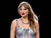 News Room Taylor Swift makes surprise appearance in snowy