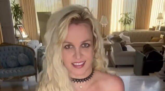 News Room Britney Spears gets back to X rated social
