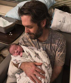 News Room Country star Thomas Rhett welcomes FIFTH child