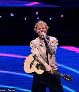 News Room Ed Sheeran stuns crowd as he puts