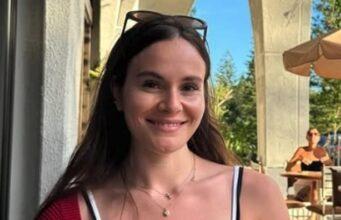 News Room Holly Ramsay showcases her abs in a