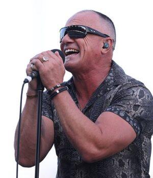 News Room : Shannon Noll doesn’t look like this anymore! Australian Idol star shows off freshly shorn head as he entertains A-League fans in Newcastle News Room Shannon Noll doesnt look like this anymore