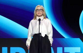 News Room Weapons star Amy Madigan presents Independent Spirit