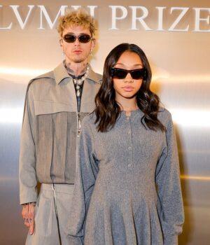 News Room Awkward moment Machine Gun Kelly corrects photographer