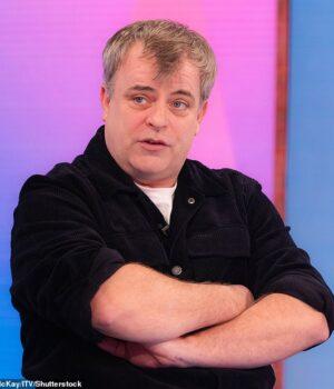 News Room : Coronation Street’s Simon Gregson ‘thrown lifeline by bosses as he lands HUGE payday’ after it was revealed that he could be forced to sell his home to clear £250K debt News Room Coronation Streets Simon Gregson thrown lifeline by