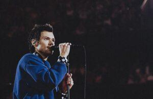 News Room : Emotional Harry Styles yearns for ‘love and kindness’ as he touches on the conflict in the Middle East during One Night Only gig in Manchester News Room Emotional Harry Styles yearns for love and