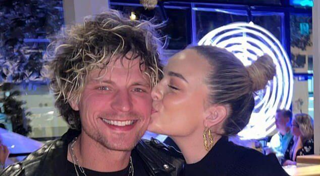 News Room Abbie Chatfields ex and Bachelorette star Konrad