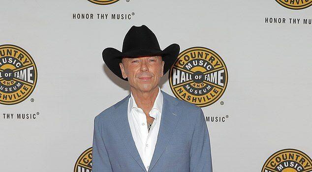 News Room : Country star Kenny Chesney has awkward response to his song going viral in ‘cheating’ video News Room Country star Kenny Chesney has awkward response