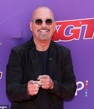 News Room : Howie Mandel now REGRETS apology to Kelly Ripa after awkward on-air exchange over his appearance News Room Howie Mandel now REGRETS apology to Kelly