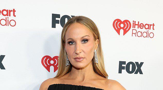 News Room Nikki Glaser becomes the latest celebrity to