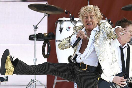 News Room Rod Stewart 81 proves he is as