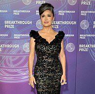 News Room Salma Hayek is a dazzling bombshell in