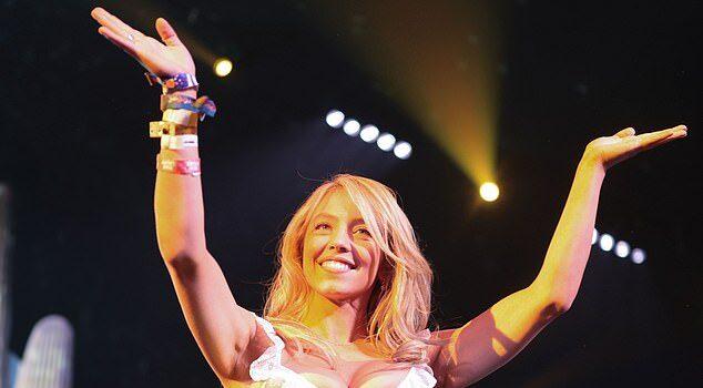 News Room Stagecoach CHAOS as star studded festival with Sydney