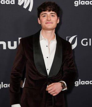 News Room : Stranger Things star Noah Schnapp, 21, goes public with new boyfriend… three years after coming out as gay News Room Stranger Things star Noah Schnapp 21 goes