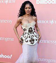 News Room Teyana Taylor wows in a daring corset