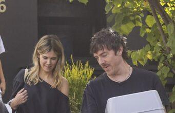 News Room : Tim Blackwell, 42, and girlfriend Lizzie Baxter, 28, are all smiles as they pack for an Easter getaway – after police slapped the Nova FM star with a restraining order to protect ex-wife News Room Tim Blackwell 42 and girlfriend Lizzie Baxter