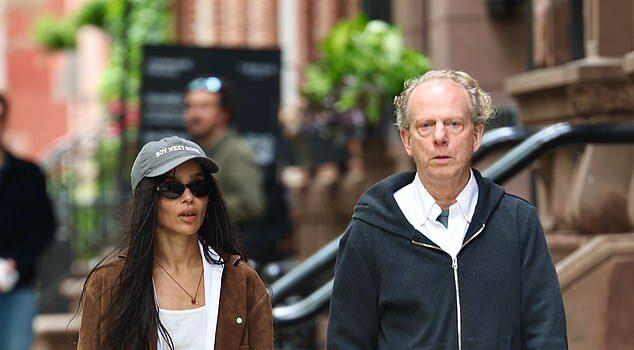 News Room Zoe Kravitz hides massive engagement ring on