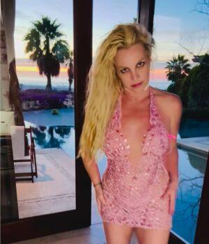 News Room Britney Spears bizarrely dances in silence after
