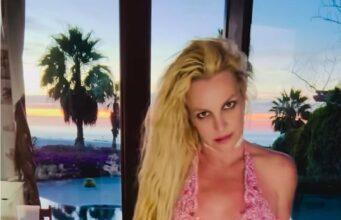 News Room Britney Spears bizarrely dances in silence after