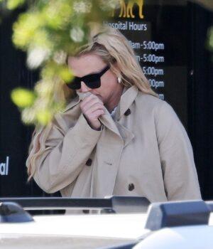 News Room : Britney Spears spotted with bruised legs as she breaks cover after wild night out at restaurant and liquor store News Room Britney Spears spotted with bruised legs as
