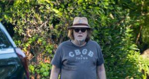 News Room : CSI: Miami alum David Caruso who quit Hollywood 13 years ago steps out… see him at 70