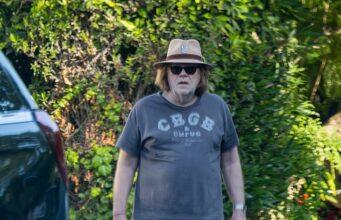 News Room : CSI: Miami alum David Caruso who quit Hollywood 13 years ago steps out… see him at 70 News Room CSI Miami alum David Caruso who quit