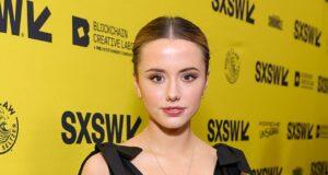 News Room : Inside the secret life of Lily Mo Sheen: Real reason she’s ‘pulled’ away from mom Kate Beckinsale… as friend details her ’embarrassment’
