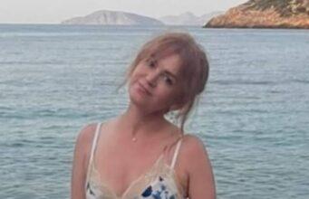 News Room : Isla Fisher shares racy holiday photo as she enjoys a family getaway to Greece News Room Isla Fisher shares racy holiday photo as